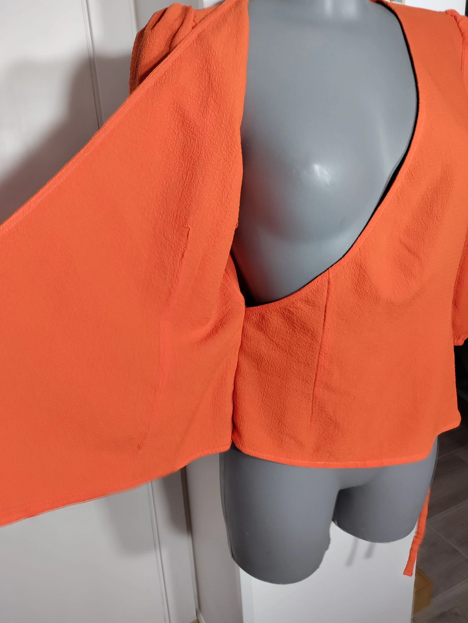 Blusa cruzada naranja Vero Moda manga abullonada – Talla S – photo 8